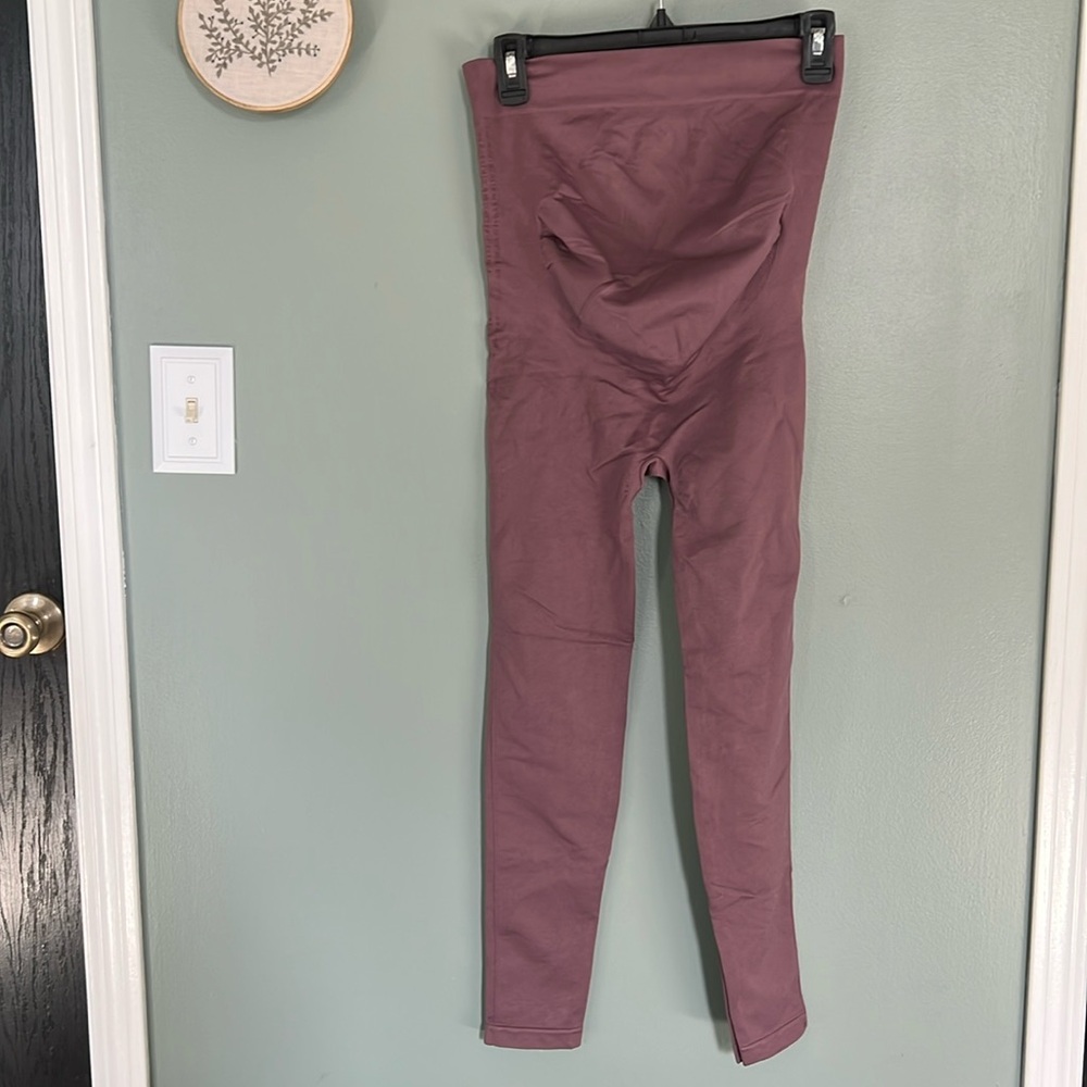 NWOT purple Maternity leggings